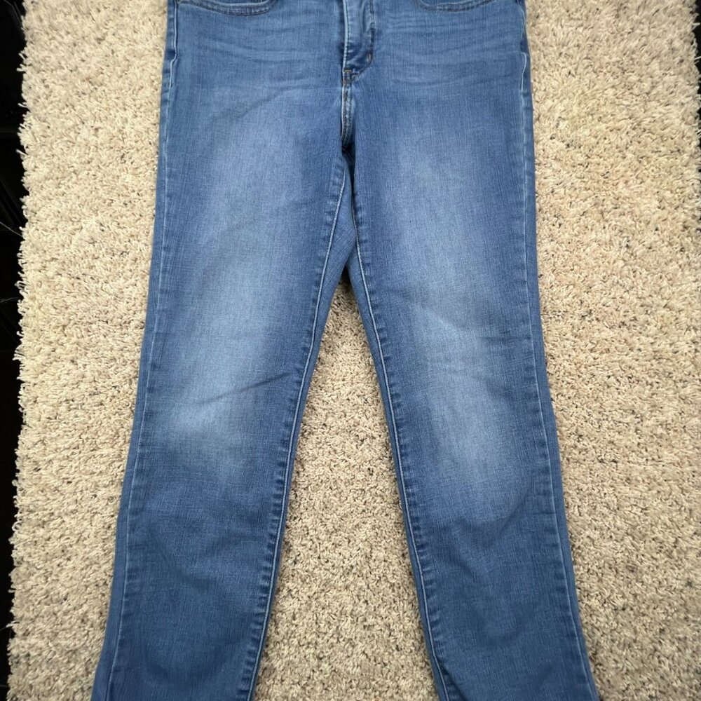 Levis 312 Shaping Slim Stretch Denim Jeans Women Size 30 hemmed 27L Light Wash